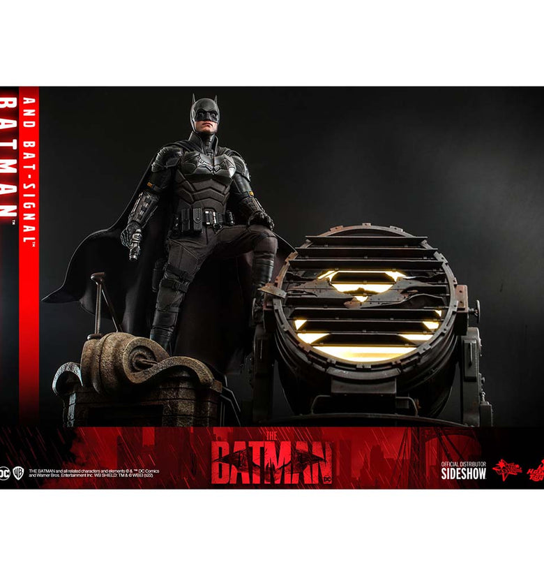 Batman and Bat-Signal Collectible Set by Hot Toys